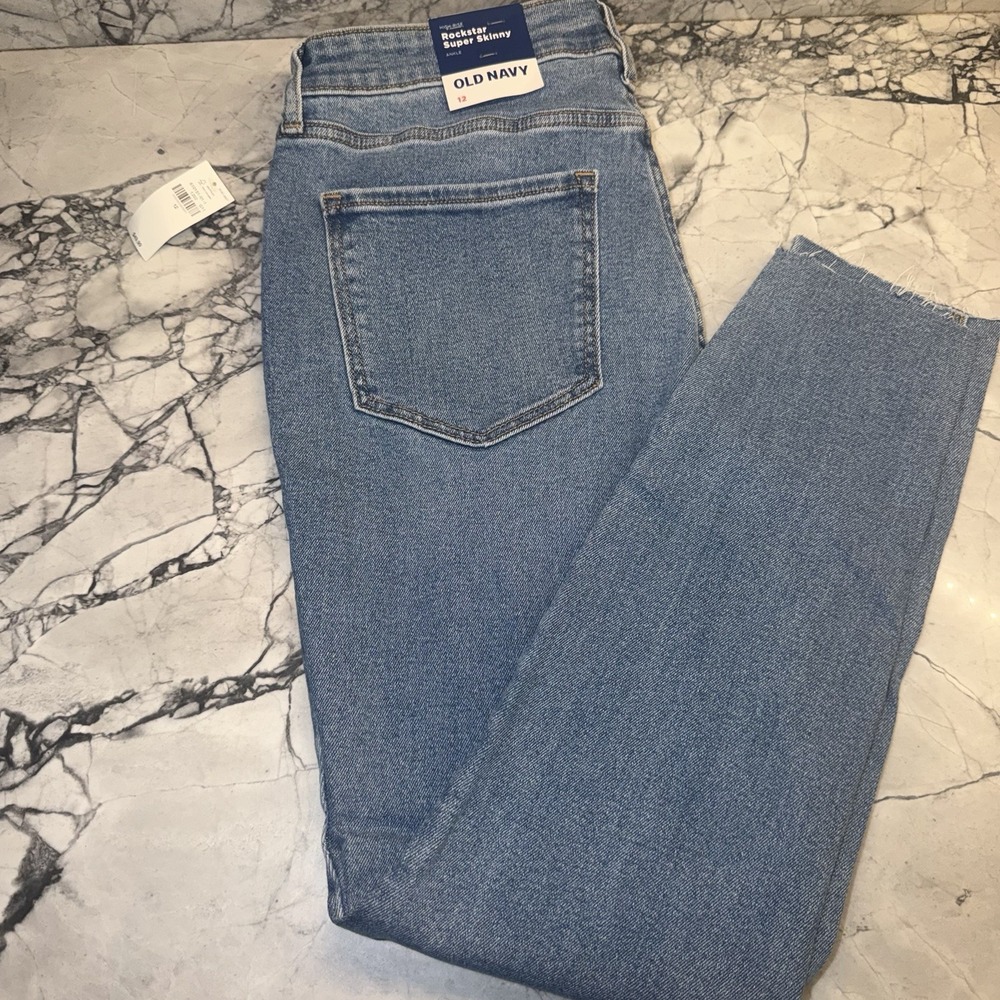 Old Navy Women's Size 12 Rockstar Super Skinny Jeans Destroyed NEW